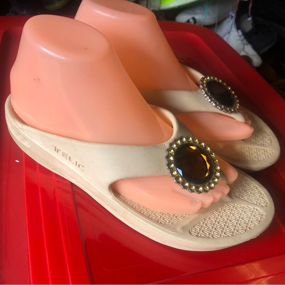 Telic Find Your Purpose Tan Rubber with Stone Sandals Size Medium - Picture 1 of 16